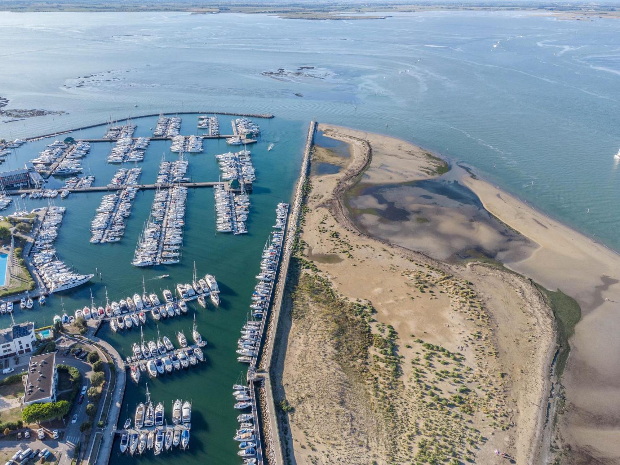 La Terrazza Sul Faro Appartement Lignano Sabbiadoro Buitenkant foto